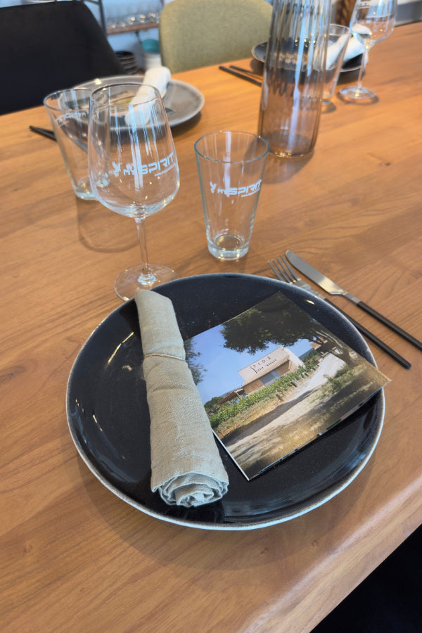 Weinverkostung im Trinkwerk Showroom