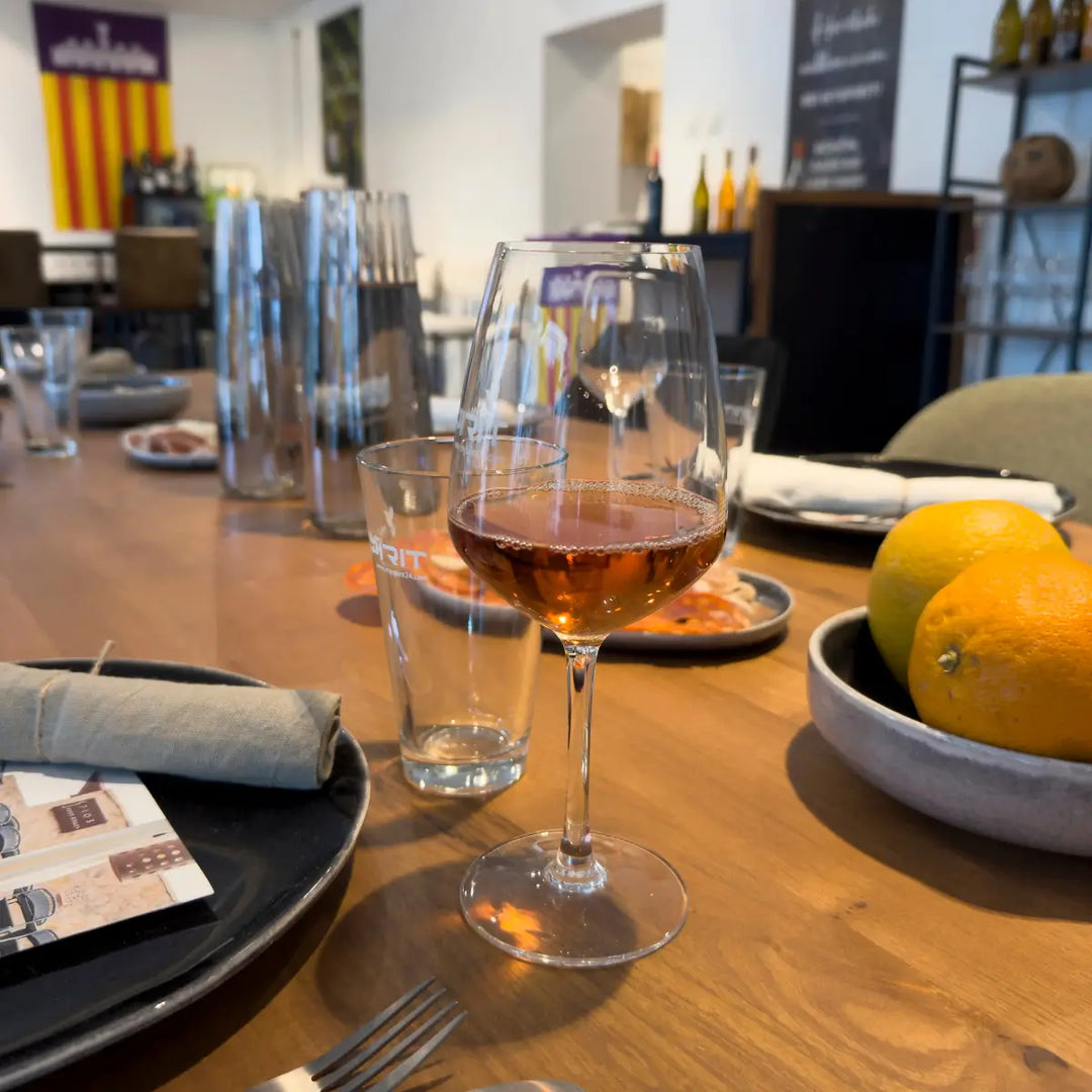 Weinverkostung, Gedeckter Tisch